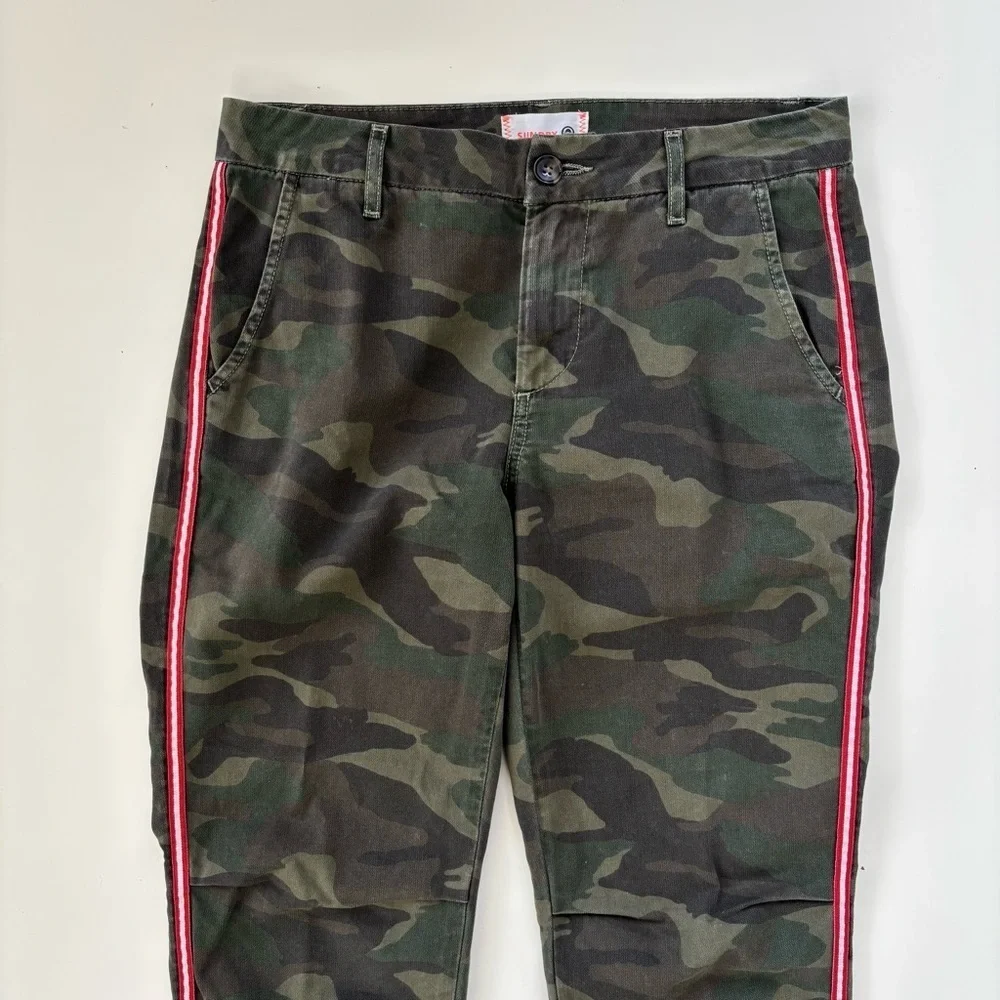 SUNDRY Women's Striped-Trim Camo Jogger Pants Size 25
